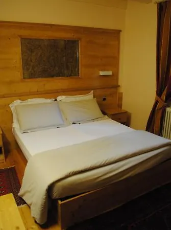 La Tana Dell'orso & Hotel Ponte Di Legno