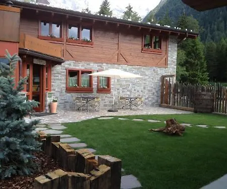 Hotel La Tana Dell'orso & Ponte Di Legno