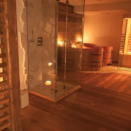 La Tana Dell'orso & Hotel 3*