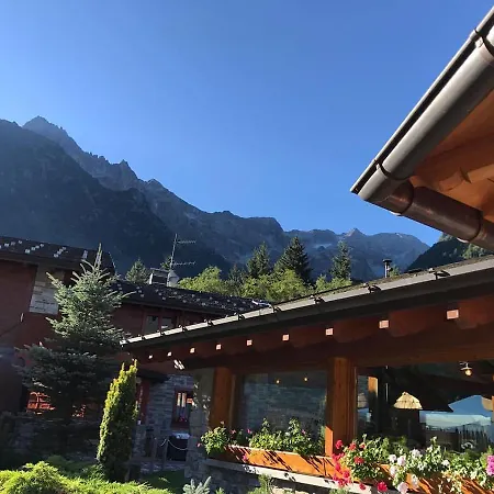 La Tana Dell'orso & Hotel 3*