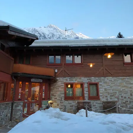 La Tana Dell'orso & Ponte Di Legno