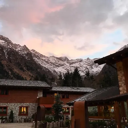 Otel La Tana Dell'orso & 3*