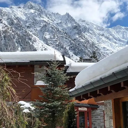 La Tana Dell'orso & Ponte Di Legno