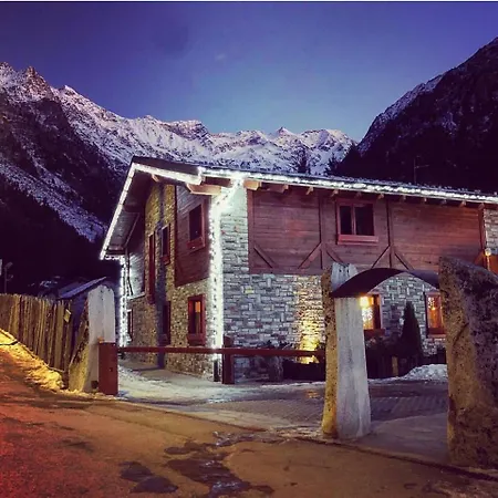 La Tana Dell'orso & Otel Ponte Di Legno